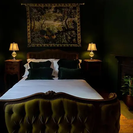 Damson Gate Dog-friendly Villa Waterford