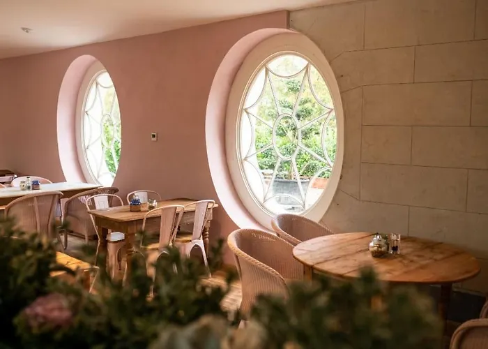 Damson Gate Dog-friendly Villa