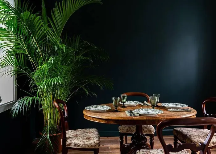 Damson Gate Dog-friendly Villa