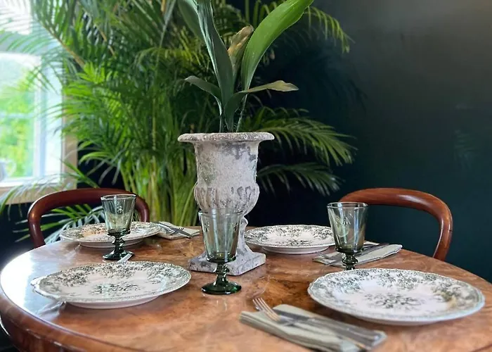 Damson Gate Dog-friendly Waterford